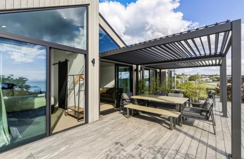 Hilltop House | Roam Taupo Lake Front Unit 2 - Spa Pool