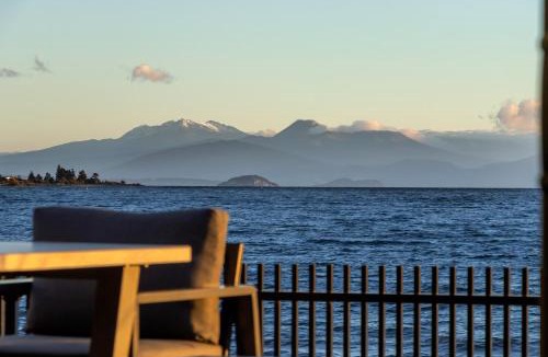 Hilltop House | Roam Taupo Lake Front Unit 2 - Spa Pool
