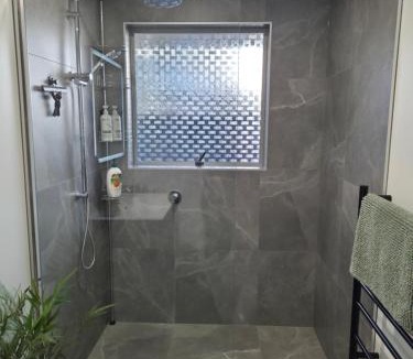Avonhead House | Beautiful Home with Parking Near Airport