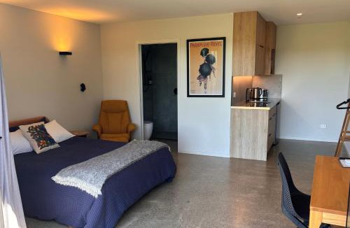Frasertown House | Wairoa Studio Apartment