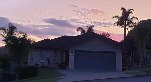 Kamo House | Sunset Te Kamo