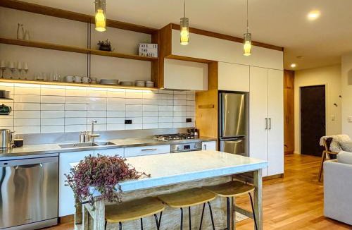 Hokitika House | Kowhai Cabin - Serene Scandi Escape in Hokitika