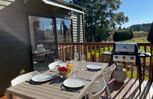 Te Awamutu House | Berry View Cottage- Mid Waitomo & Hobbiton