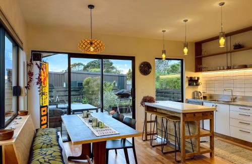 Hokitika House | Kowhai Cabin - Serene Scandi Escape in Hokitika