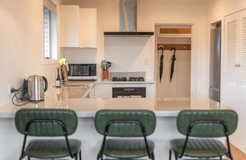 Oakura House | Salt House - Walk to Surf - Sleeps 8