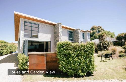 Methven House | Spacious Mt Hutt Ski & Summer Lodge in Methven with Spa