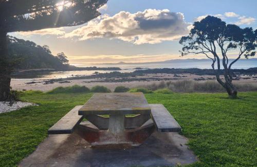 Cable Bay House | Darlene's Nest