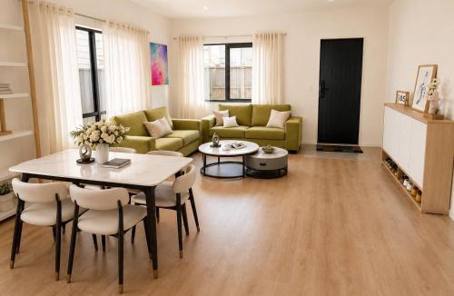 Ormiston House | Flat Bush Luxury Home Near Ormiston Town Centre
