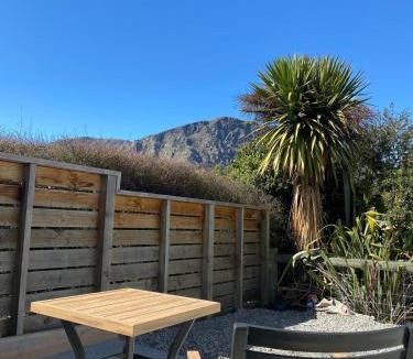 Arthur's Point House | Private Ensuite at the base of Coronet Peak