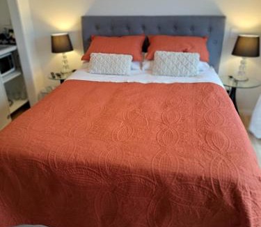 Whitianga House | Kupe Boutique House with ensuite free wifi