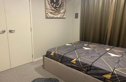 Hillsborough House | Home stay Room in Auckland
