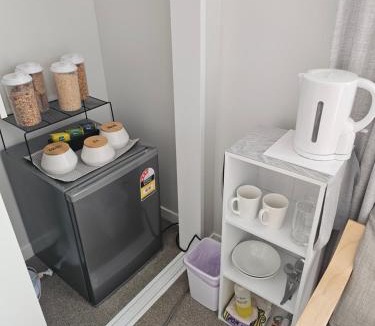 Devonport Bed & Breakfast | Large bedroom with en-suite in a new house Devonport