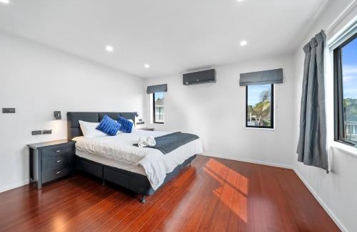 Avondale House | Private 3 Bedroom Ensuite Guesthouse Central Auckland