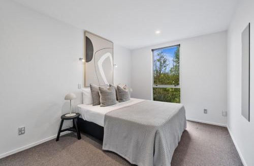 Christchurch City Centre Apartment | City Comfort Indoor Swimming Pool, Gym and Parking