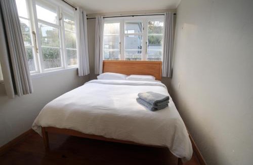 Raglan House | Surfers Bay - Fire Pit, SUP, Harbour View & Walks