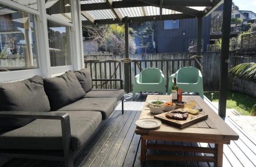 Raglan House | Surfers Bay - Fire Pit, SUP, Harbour View & Walks