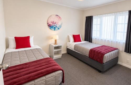 Petone Hotel | Settlers Motor Lodge