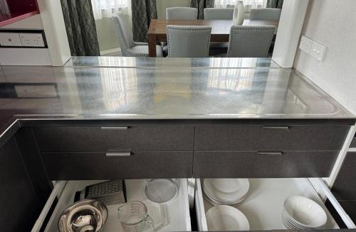 Hastings Apartment | Glamorous Getaway