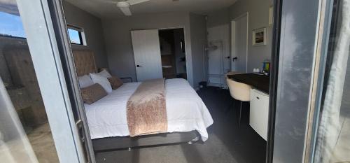 Papamoa Beach Bed & Breakfast | Sunkist B & B