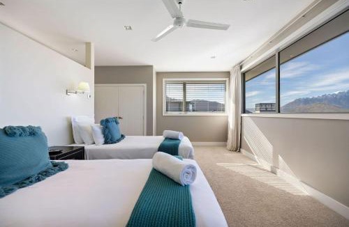 Fernhill House | Q by the Lake Aspen Grove Stunning Views