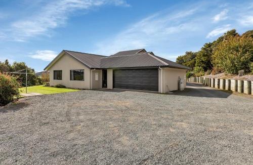 Whangarei House | Kauri Oasis Retreat