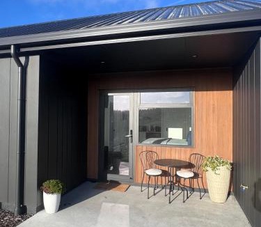 Redwood Valley House | Redvale Hills - Stylish Guest Suite in Redwood Valley