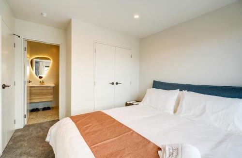 Hobsonville House | Modern Hobsonville 4 Bedroom Waterfront & Parking