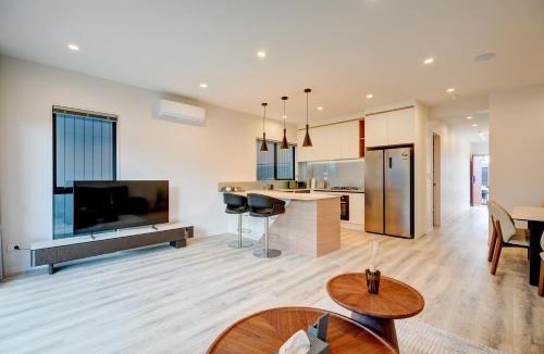 Hobsonville House | Modern Hobsonville 4 Bedroom Waterfront & Parking