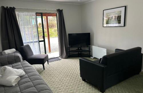 Murchison Hotel | Kiwi Park Motels