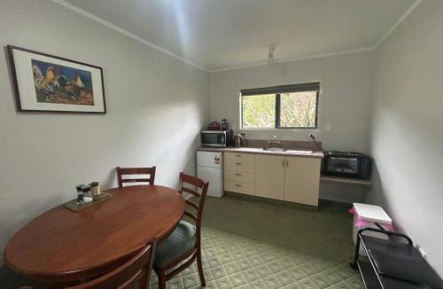 Murchison Hotel | Kiwi Park Motels