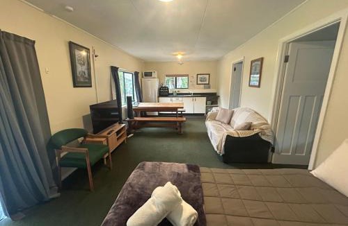 Murchison Hotel | Kiwi Park Motels