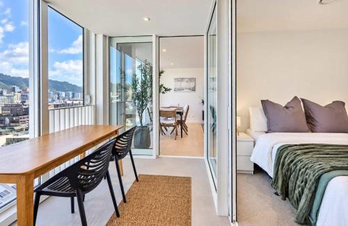 Te Aro Apartment | Hyde Lane Stay - 3BR with Pool Gym & Views