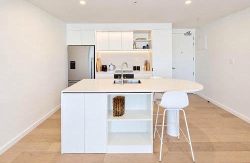 Te Aro Apartment | Hyde Lane Stay - 3BR with Pool Gym & Views