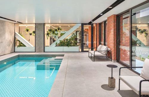 Te Aro Apartment | Hyde Lane Stay - 3BR with Pool Gym & Views