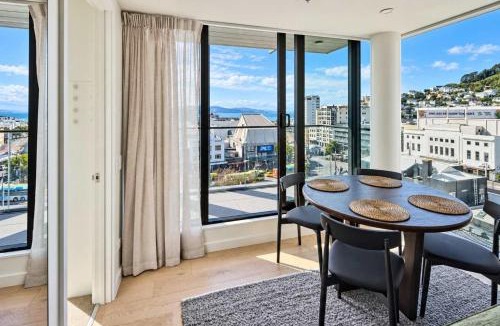 Te Aro Apartment | Central Te Aro 2BR with Balcony & Indoor Pool