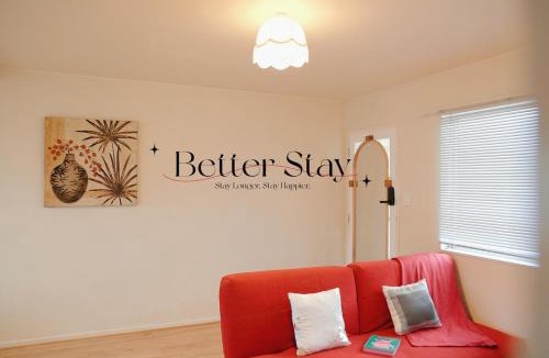 Lower Hutt Apartment | Refreshed Retro 1 Bedroom Home Sleeps 4