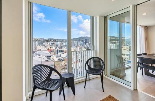 Te Aro Apartment | Wellington CBD 3BR with Pool Gym & Views