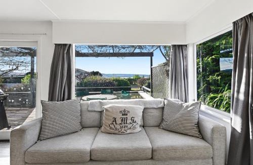 Wharewaka House | Wharewaka Bach - Lake Taupo Holiday Home