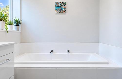 Redcliffs Villa | Sea View Paradise with Hot Tub