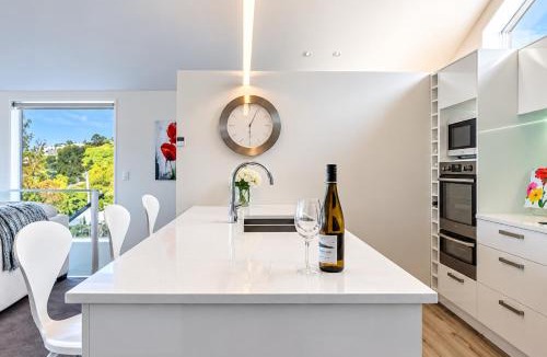 Redcliffs Villa | Sea View Paradise with Hot Tub
