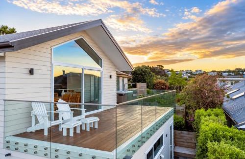 Redcliffs Villa | Sea View Paradise with Hot Tub