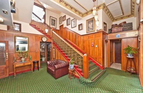 Whanganui Hotel | The Grand Inn