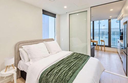 Te Aro Apartment | Wellington City Stay - 1BR with Pool & Gym