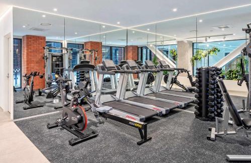 Te Aro Apartment | Wellington City Stay - 1BR with Pool & Gym