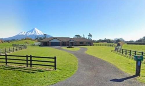 Midhirst House | Petes Country Retreat