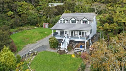 Moetapu Bay House | The Bay house - Moetapu Holiday Home