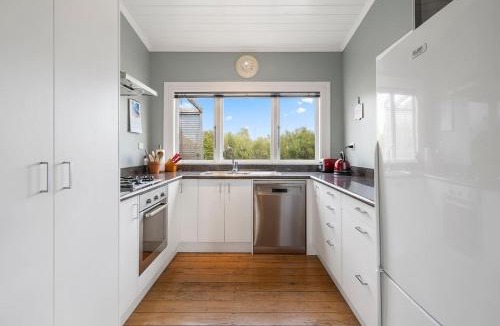 Martinborough House | Applecross Cottage, Martinborough