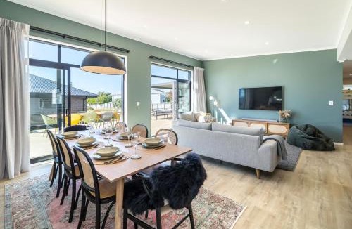 Martinborough House | Sunset On Syrah, Martinborough