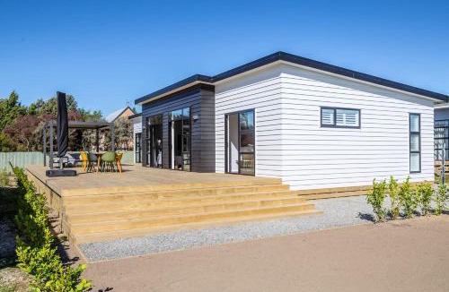 Martinborough House | Sunset On Syrah, Martinborough