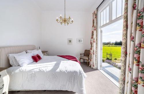 Dyerville House | The White House, Martinborough